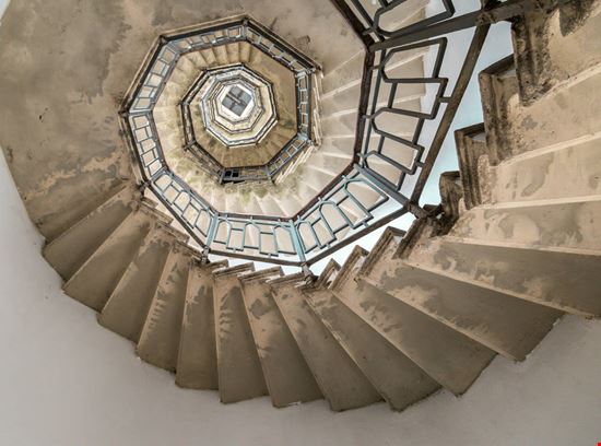 Faro Voltiano Faro Voltiano ledmark - Shutterstock.com 