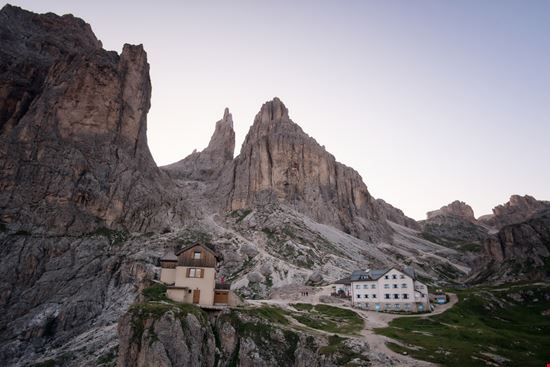 Rifugio del Vajolet Rifugio del Vajolet Catalin Grigoriu - Shutterstock.com 