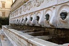 Fontana del Calamo o delle 13 Cannelle