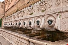 Fontana del Calamo o delle 13 Cannelle