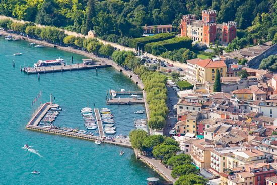 Punta San Vigilio Punta San Vigilio strenghtofframeITA - Shutterstock.com 
