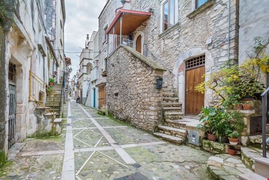 Vico del Gargano Vico del Gargano Stefano_Valeri / Shutterstock.com 