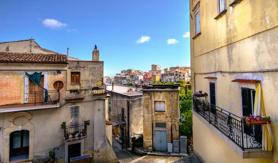 Vico del Gargano Vico del Gargano Luca Lorenzelli - Shutterstock.com 