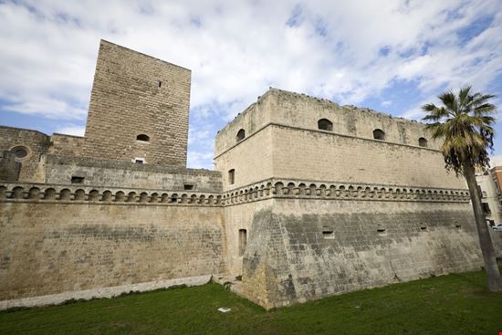 Castello Normanno-Svevo Il Castello di Bari chiakto - Shutterstock.com 