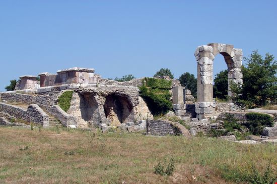 Carsulae Il sito archeologico stefano cellai / Shutterstock.com 