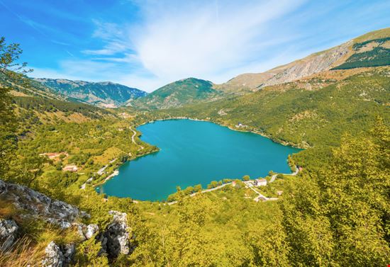 Scanno Il lago ValerioMei - Shutterstock.com 