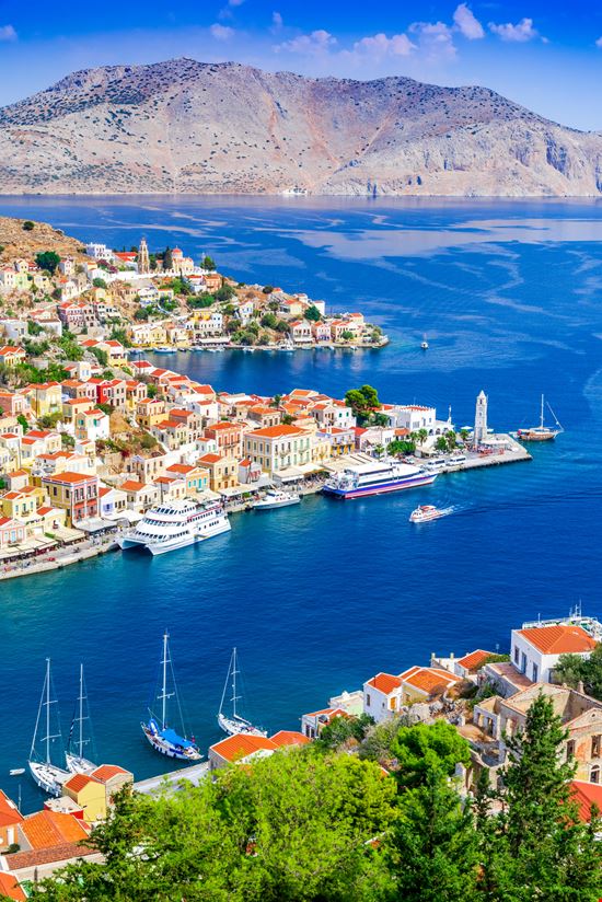 L'isola di Symi L'isola di Symi emicristea - Istockphoto.com 