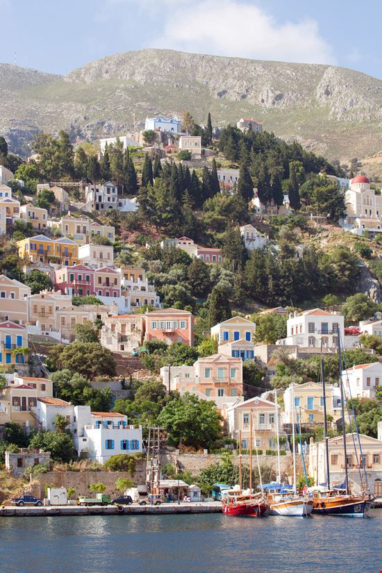 L'isola di Symi L'isola di Symi dekadi - Istockphoto.com 