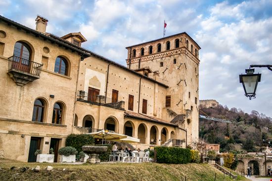 Asolo Il Castello REDMASON / Shutterstock.com 