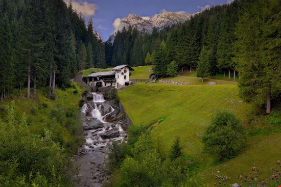 Sappada Il mulino Taljat David - Shutterstock.com 