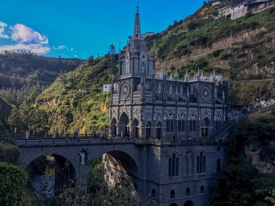 Santuario de Las Lajas Il santuario sospeso della Colombia Blake Callahan 