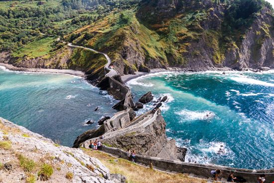 San Juan de Gaztelugatxe La spettacolare scalinata sul mare d'Europa Daliusposus - Shutterstock.com 