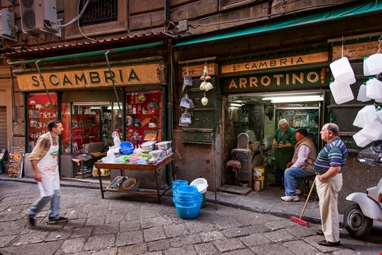 Vuccirìa Vuccirìa robertonencini / Shutterstock.com 
