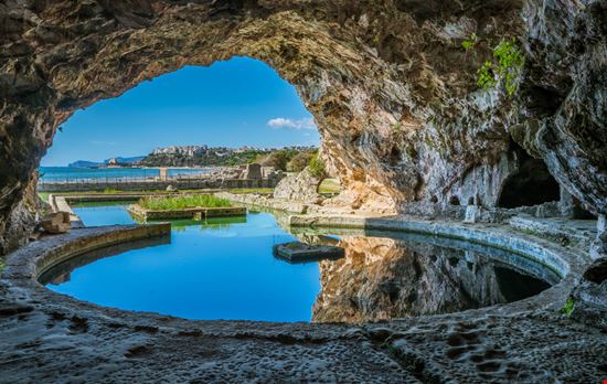 Grotta di Tiberio Grotta di Tiberio Stefano_Valeri - Shutterstock.com 