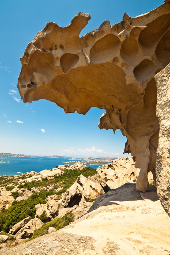 Roccia dell'Orso Roccia dell'Orso CoolR - Shutterstock.com 