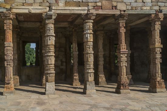 Qutb Minar Qutb Minar Marco Taliani de Marchio - Shutterstock.com 