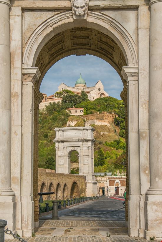Duomo di San Ciriaco Duomo di San Ciriaco Buffy1982 - Shutterstock.com 