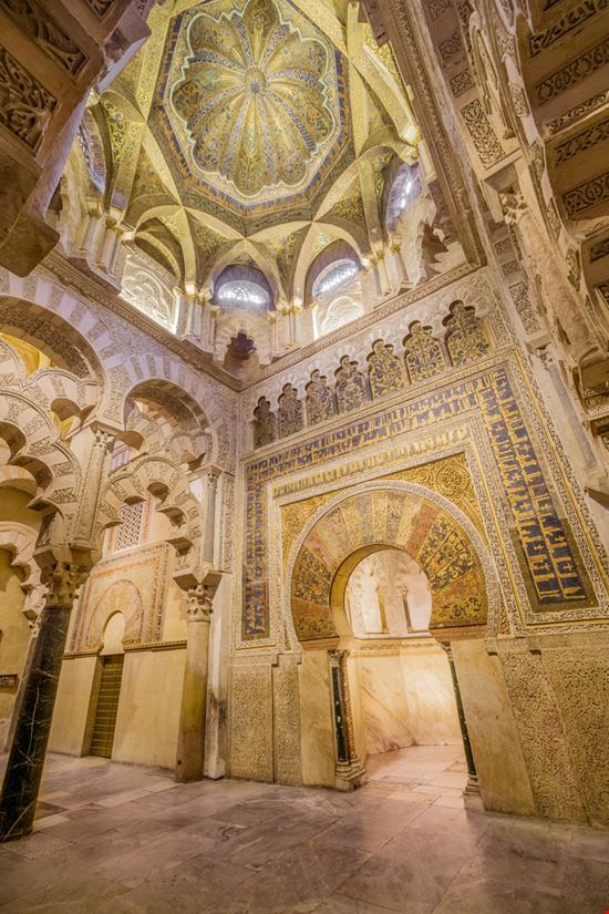 Mezquita Mezquita LucVi / Shutterstock.com 