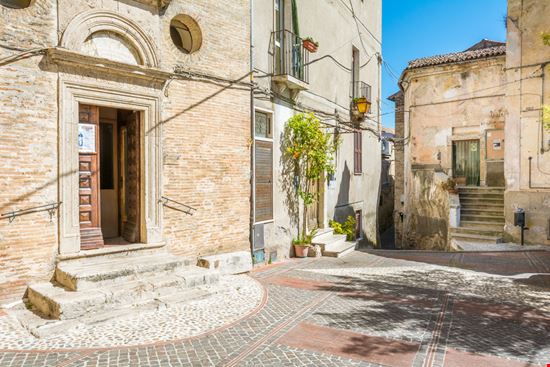 Toffia Toffia Stefano_Valeri / Shutterstock.com 