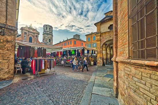 Piazza San Prospero Piazza San Prospero GoneWithTheWind - Shutterstock.com 