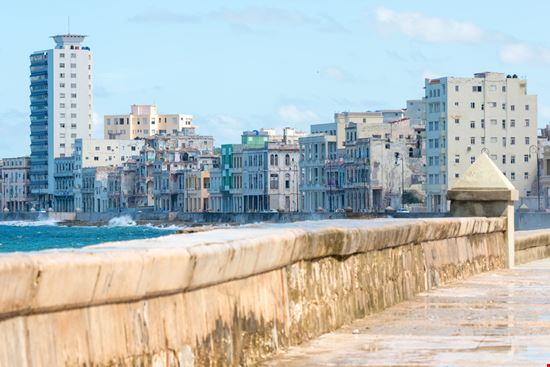 L'Avana Malecón Shutterstock.com 