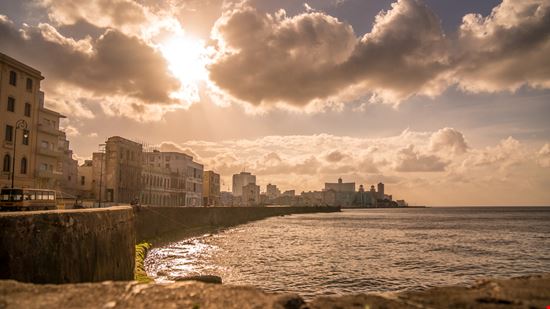 L'Avana Malecón Shutterstock.com 