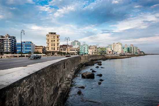 L'Avana Malecón Shutterstock.com 