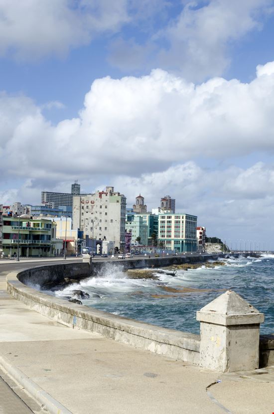 L'Avana Malecón Shutterstock.com 