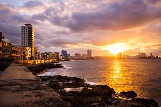 L'Avana Malecón Shutterstock.com 