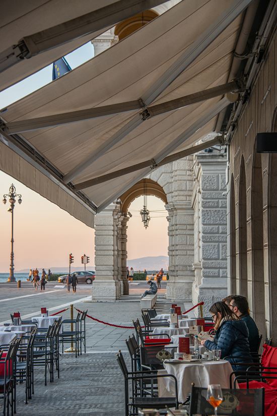 Trieste Piazza Unità d'Italia Karl Allen Lugmayer / Shutterstock.com 
