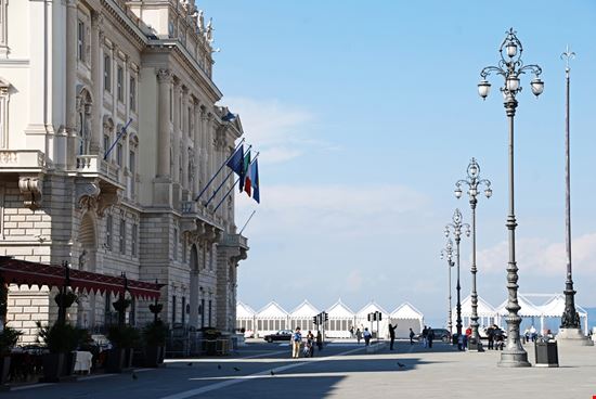 Trieste Piazza Unità d'Italia Claudio Caridi / Shutterstock.com 