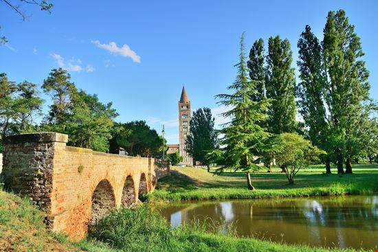 Abbazia di Pomposa Un capolavoro di architettura monastica Shutterstock.com 