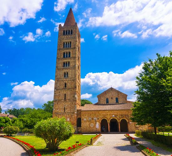 Abbazia di Pomposa Un capolavoro di architettura monastica Shutterstock.com 