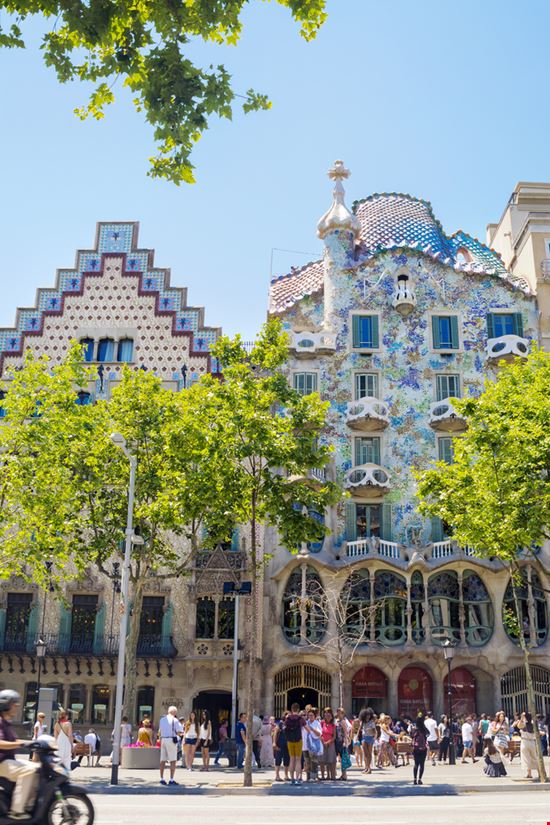 Casa Batlló Barcelona MarinaD_37 / Shutterstock.com 