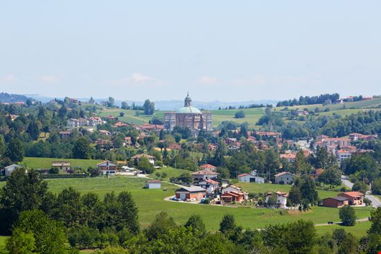 Vicoforte Santuario Shutterstock.com 