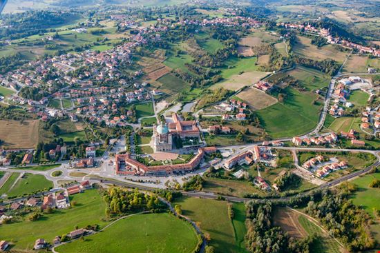 Vicoforte Santuario Shutterstock.com 