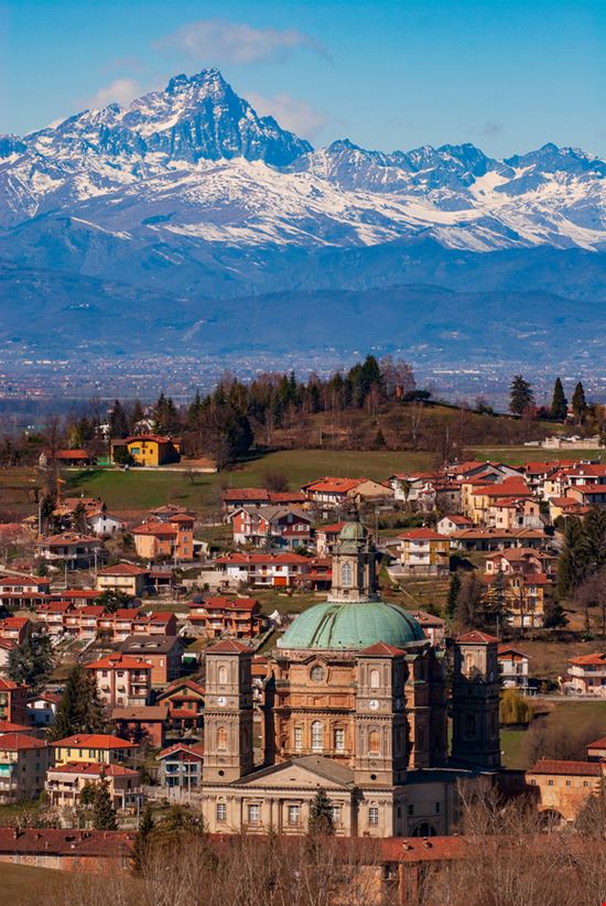Vicoforte Santuario Shutterstock.com 