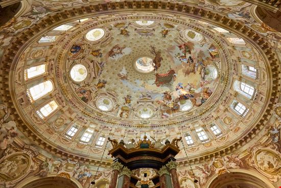 Vicoforte Santuario andersphoto / Shutterstock.com 