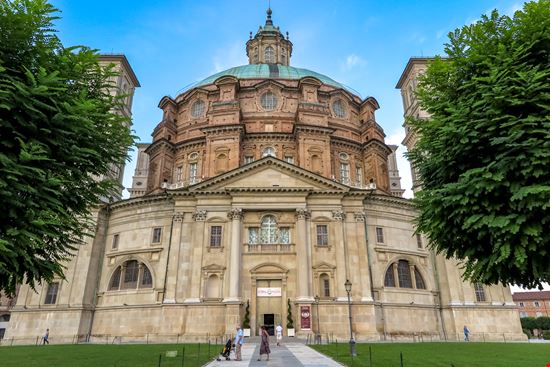Vicoforte Santuario Raphael Comber Sales / Shutterstock.com 