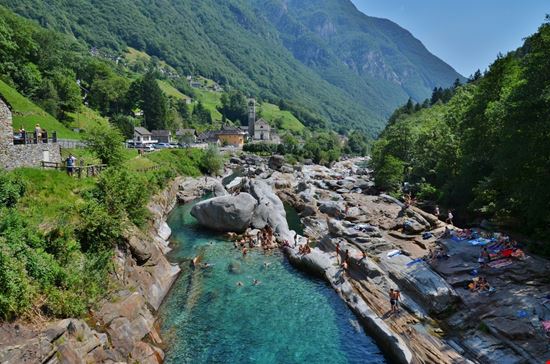 Locarno Valle Verzasca Shutterstock.com 
