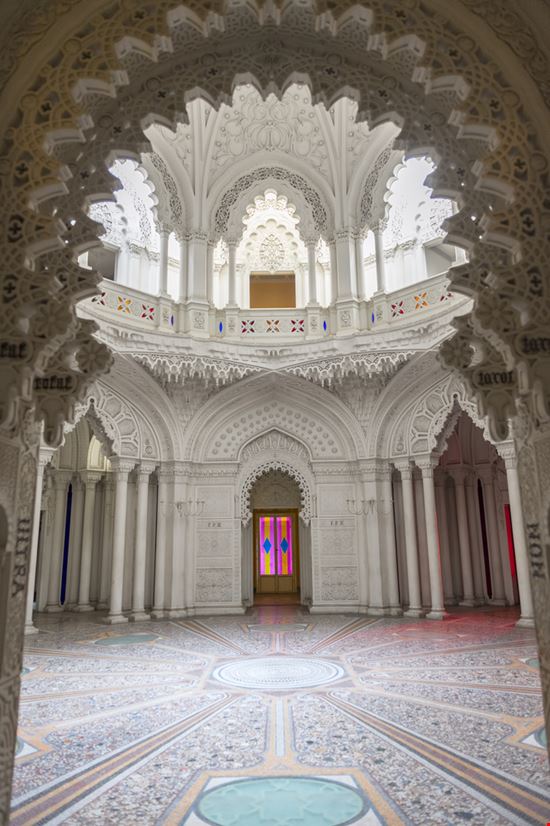 Reggello Castello di Sammezzano RiumaLab / Shutterstock.com  Media • 1000 × 666 pixel 