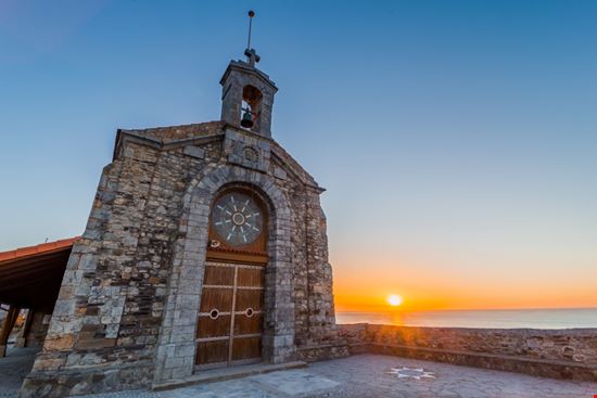 Bermeo San Juan de Gaztelugatxe Shutterstock.com 