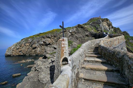 Bermeo San Juan de Gaztelugatxe Shutterstock.com 