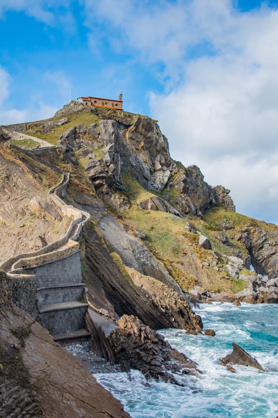 Bermeo San Juan de Gaztelugatxe Shutterstock.com 