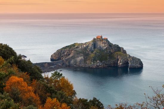 Bermeo San Juan de Gaztelugatxe Shutterstock.com 