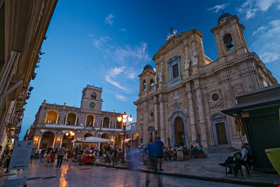 Chiesa Madre Chiesa Madre sbellott / Shutterstock.com 