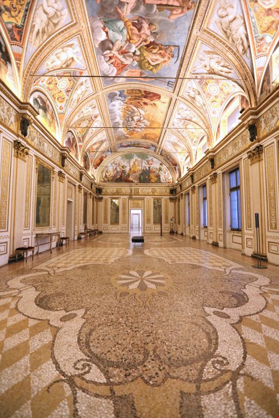 Castello di San Giorgio Castello di San Giorgio mary416 / Shutterstock.com 