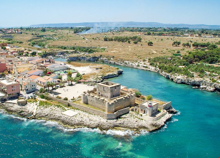 Castello di Brucoli a Siracusa