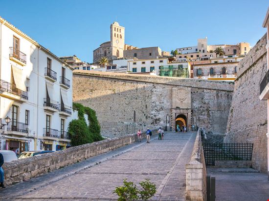 Dalt Vila Dalt Vila Sergio TB / Shutterstock.com 