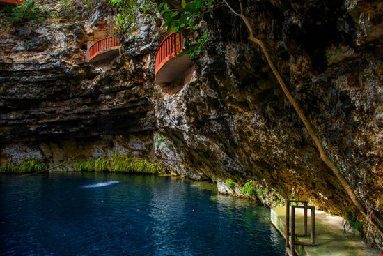 Cenote Cenote Shutterstock.com 